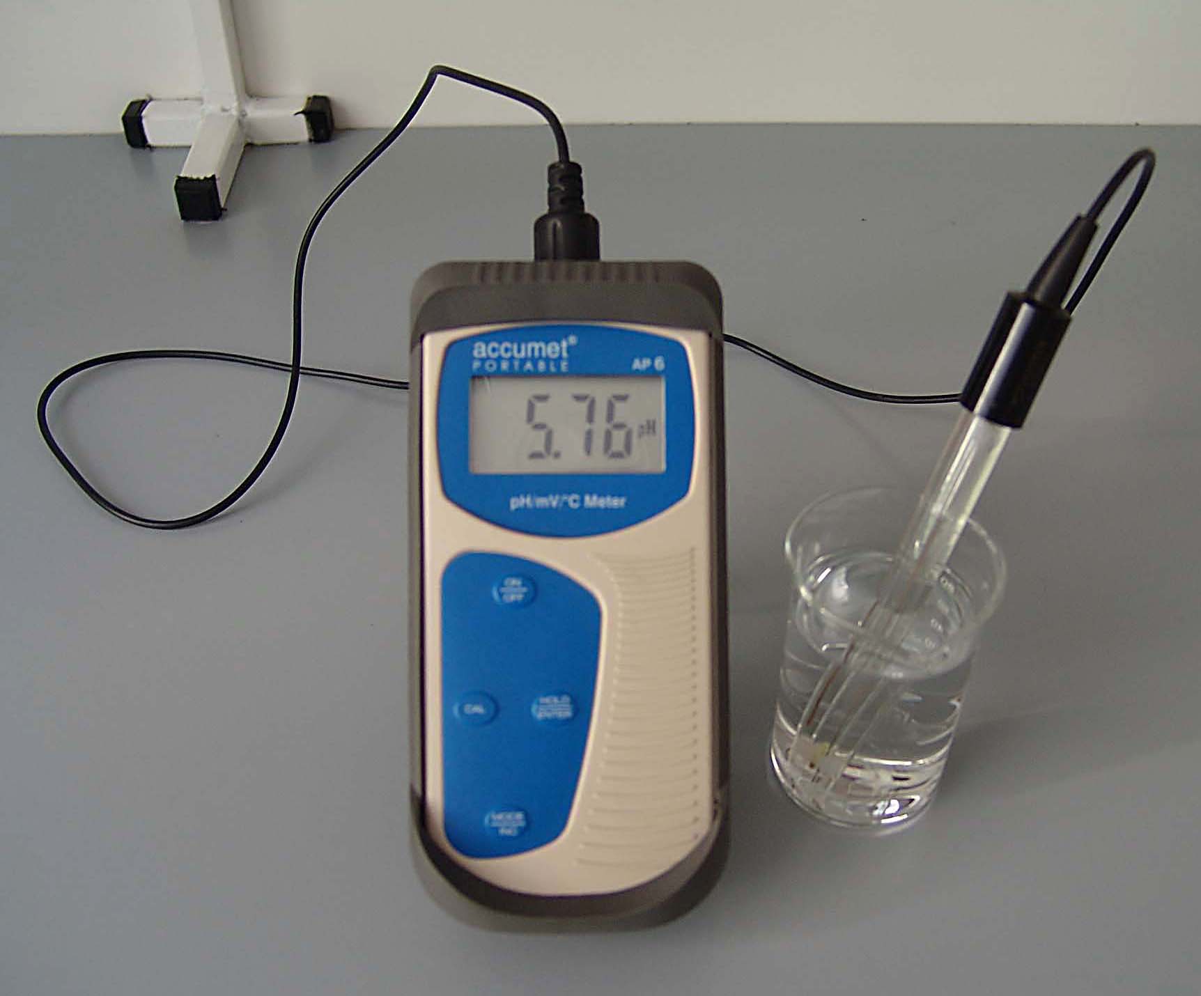 Slika 7 – pH-metar