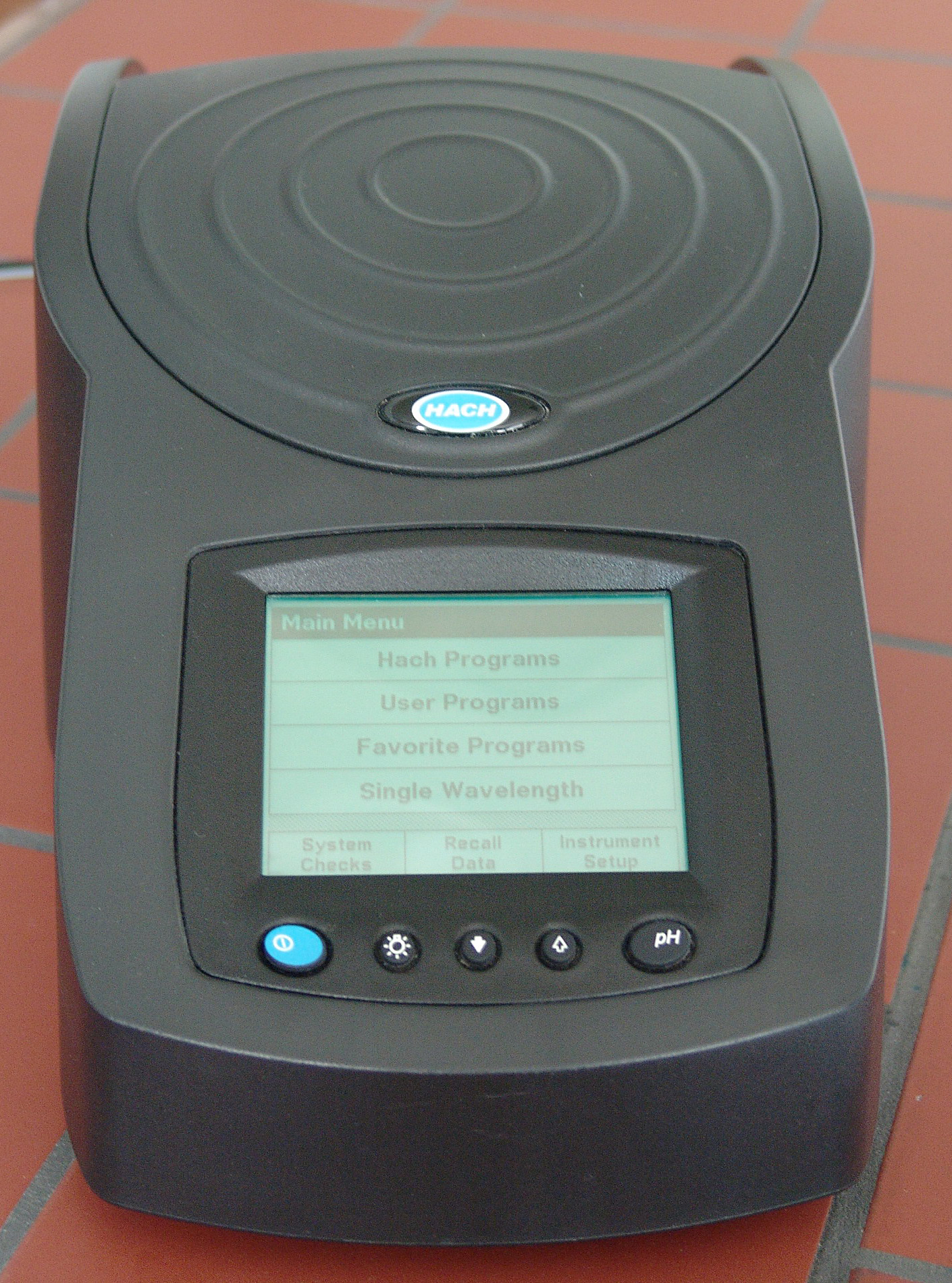 Slika 8 – Spektrofotometar